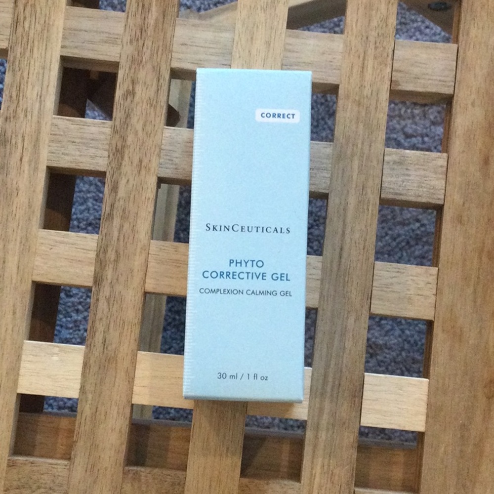 New! SkinCeuticals phyto corrective gel 1 oz